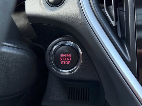 Used 2025 Subaru Crosstrek 2.0i Premium image 30