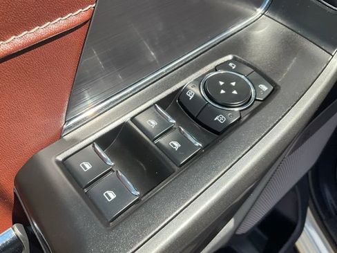 Used 2023 Ford F150 Lariat AWD/4WD image 5
