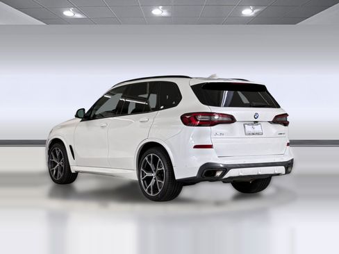 Used 2023 BMW X5 sDrive40i w/ M Sport Package RWD image 3