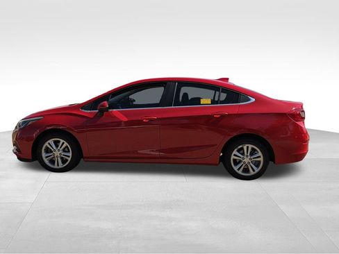 Used 2017 Chevrolet Cruze LT FWD image 9