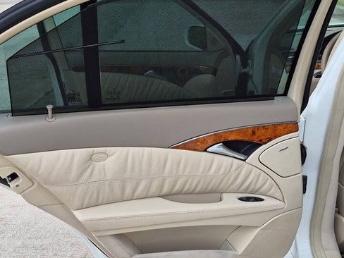 Used 2005 Mercedes-Benz E 500 Sedan image 43