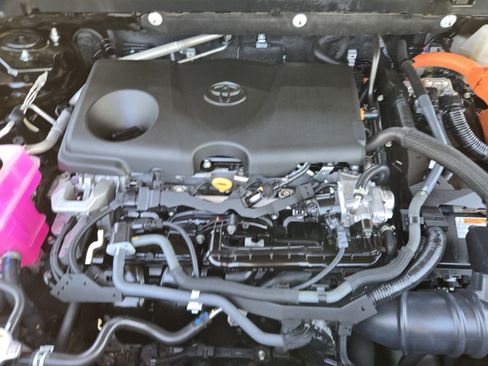 Used 2022 Toyota RAV4 SE AWD/4WD image 31