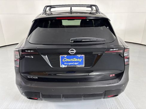 Certified 2025 Nissan Kicks SR FWD image 7
