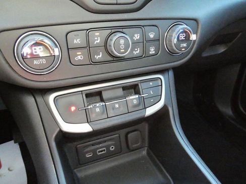 Certified 2024 GMC Terrain Denali image 25