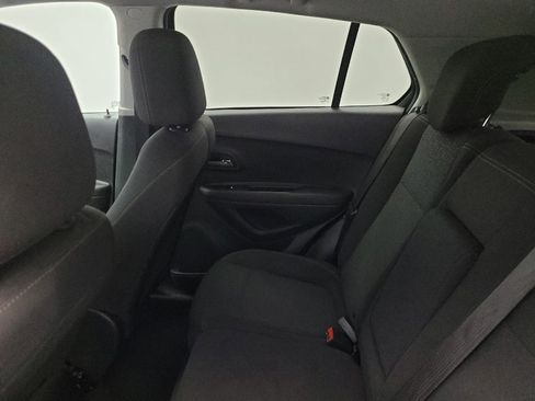 Used 2020 Chevrolet Trax LS w/ Tint and Cruise Package FWD image 18