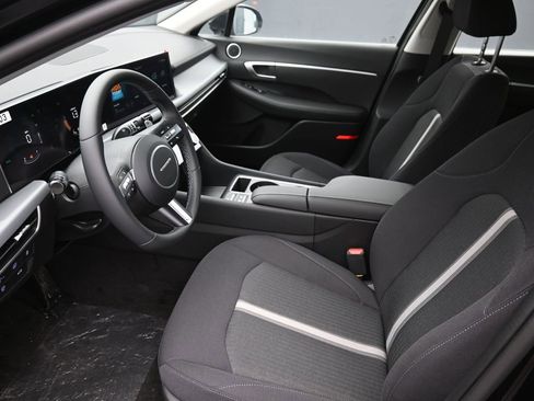 Certified 2025 Hyundai Sonata SEL FWD image 10