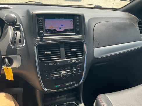 Used 2019 Dodge Grand Caravan GT FWD image 11