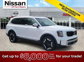 Used 2023 Kia Telluride EX w/ EX Captain's Chair Package AWD/4WD video 1