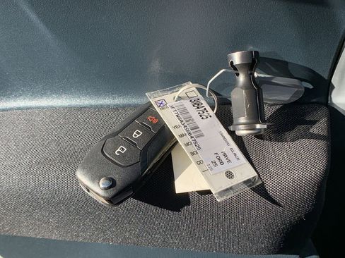 New 2025 Ford Maverick XL image 27