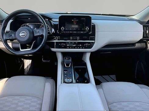 Used 2024 Nissan Pathfinder SV AWD/4WD image 7