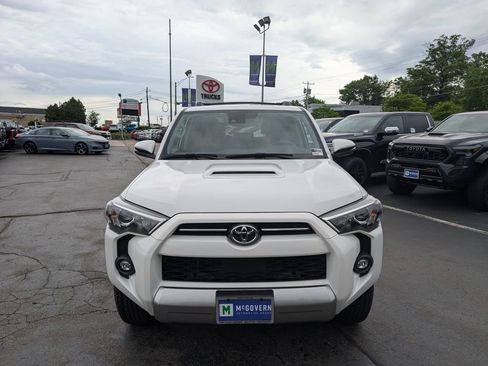 Used 2023 Toyota 4Runner TRD Off-Road Premium w/ Moonroof Package AWD/4WD image 11
