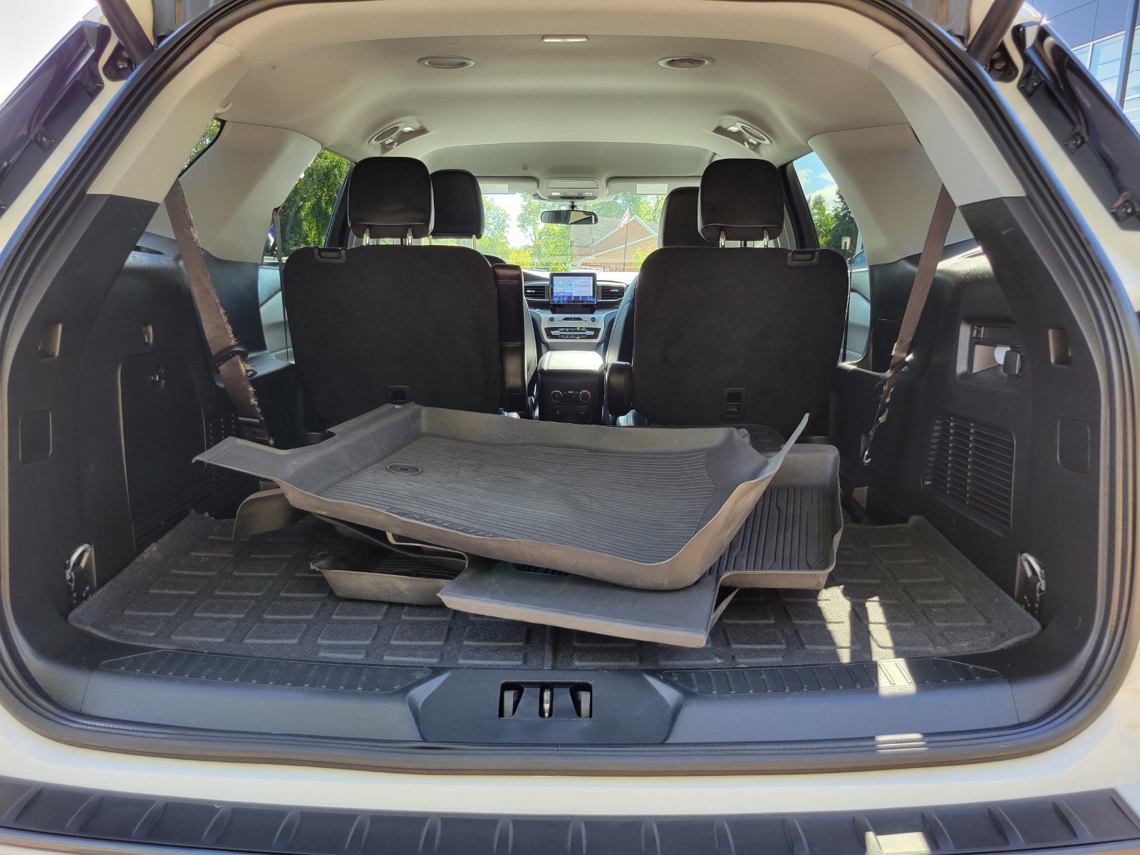 Used 2023 Ford Explorer XLT w/ Equipment Group 202A AWD/4WD image 30