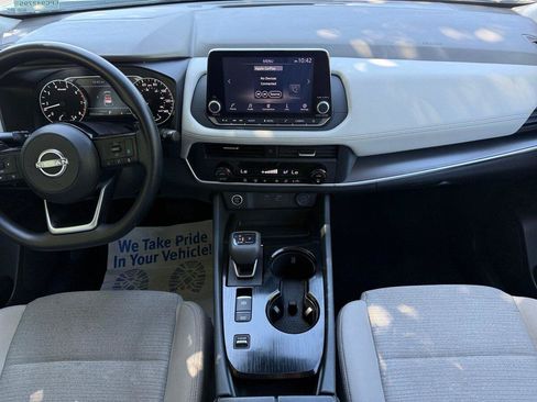 Used 2023 Nissan Rogue SV FWD image 11