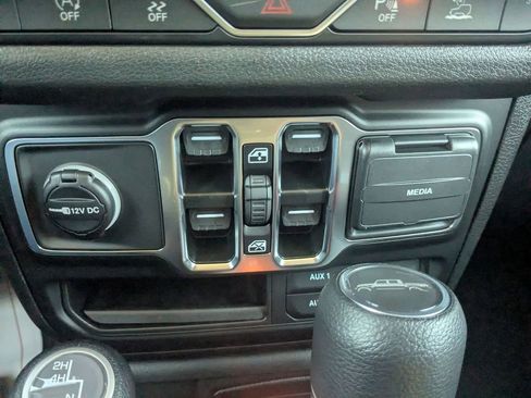 New 2026 Jeep Gladiator Sport image 23