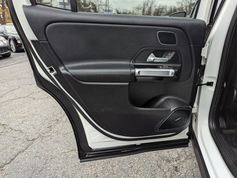 Used 2021 Mercedes-Benz GLB 250 4MATIC image 36