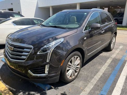 Used 2018 Cadillac XT5 Premium Luxury FWD image 1