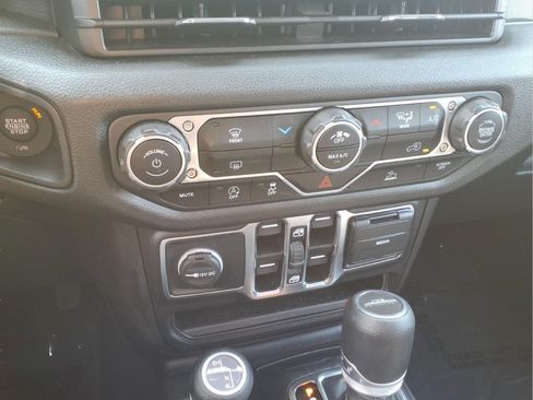 Used 2024 Jeep Gladiator Sport AWD/4WD image 20