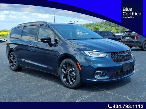 Used 2025 Chrysler Pacifica Limited FWD image 1