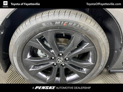 Used 2026 Toyota Sienna XSE FWD image 19