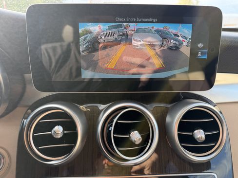 Used 2020 Mercedes-Benz GLC 300 image 15