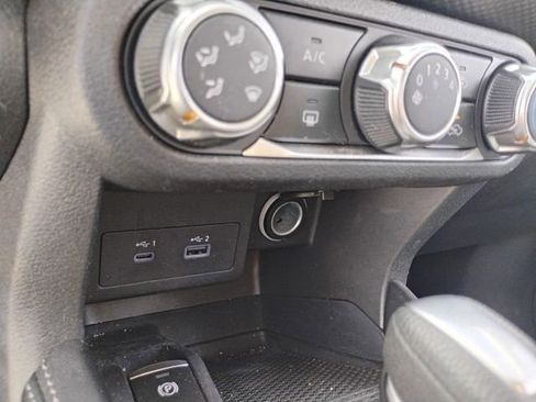 Used 2024 Nissan Kicks SV FWD image 17