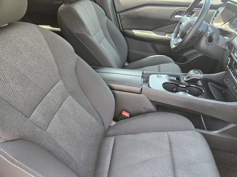 Used 2025 Nissan Rogue SV FWD image 19