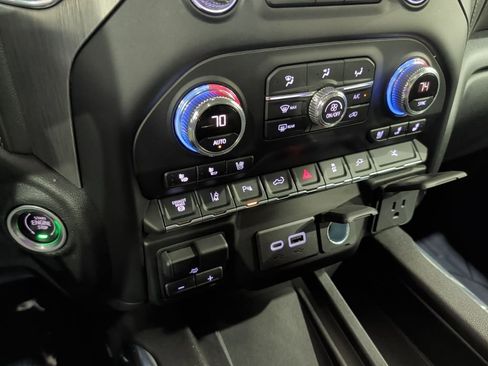 Used 2022 GMC Sierra 3500 Denali w/ Denali Ultimate Package image 23