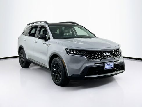 Used 2022 Kia Sorento S w/ Panoramic Sunroof Package image 3