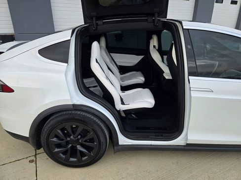 Used 2019 Tesla Model X Long Range image 22