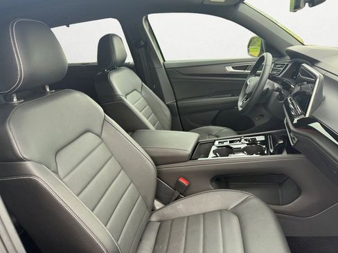 Used 2026 Volkswagen Atlas Cross Sport SEL R-Line AWD/4WD image 15