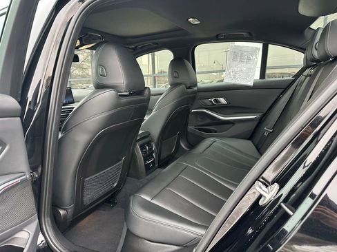 Used 2023 BMW 330i Sedan w/ Premium Package image 21