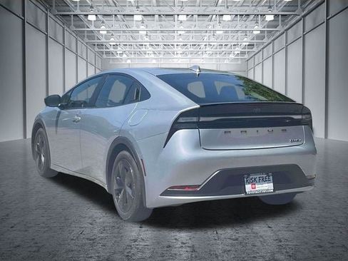 Certified 2025 Toyota Prius Plug-In Hybrid FWD image 10