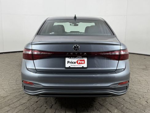Used 2025 Volkswagen Jetta Sport FWD image 6