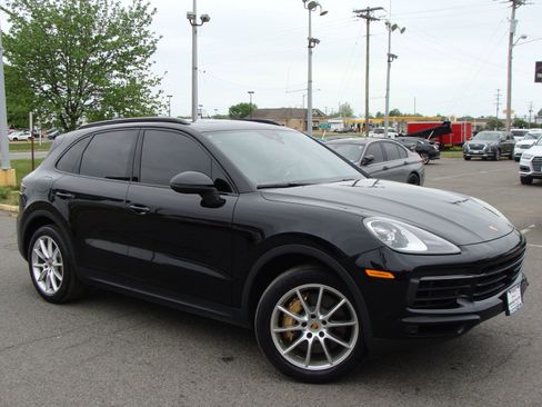 Used 2021 Porsche Cayenne AWD/4WD image 1