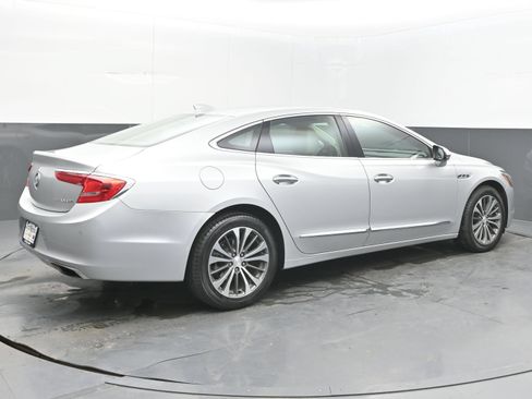 Used 2017 Buick LaCrosse Essence FWD image 9