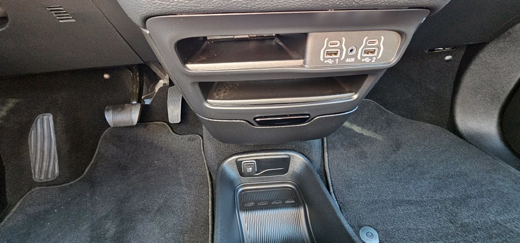 Used 2024 Chrysler Pacifica Limited FWD image 28