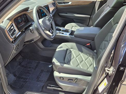 Certified 2026 Volkswagen Atlas SE w/ Panoramic Sunroof Package FWD image 10
