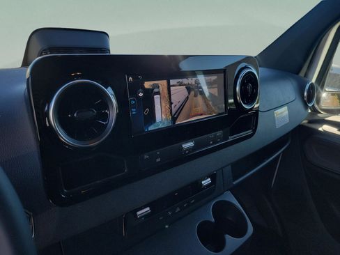 Used 2026 Mercedes-Benz Sprinter 2500 image 17