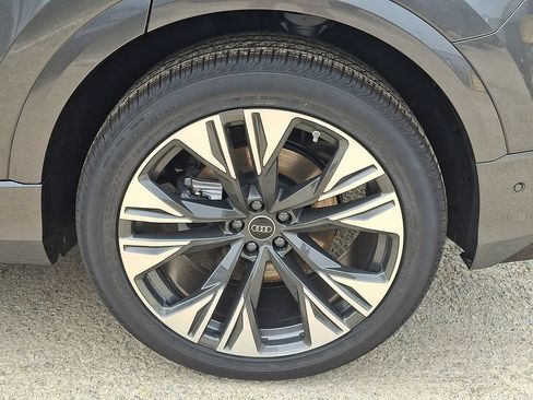 New 2026 Audi Q8 Premium Plus AWD/4WD image 5