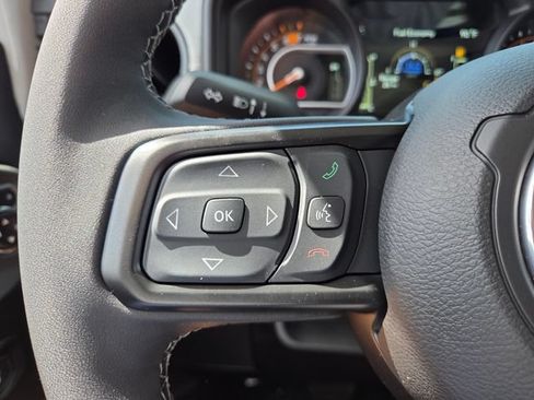 Used 2025 Jeep Wrangler Unlimited Sport AWD/4WD image 18