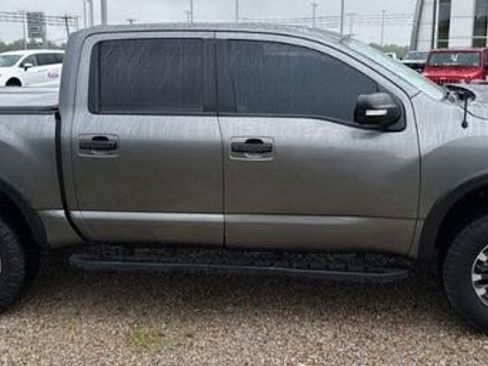 Used 2021 Nissan Titan PRO-4X w/ Pro-4x Convenience Package AWD/4WD image 3