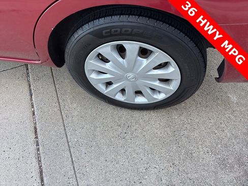 Used 2018 Nissan Versa SV image 30