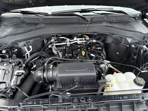 Used 2022 Ford Explorer XLT w/ Equipment Group 202A image 13