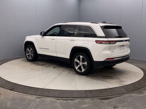 Used 2023 Jeep Grand Cherokee 4WD 4xe image 3