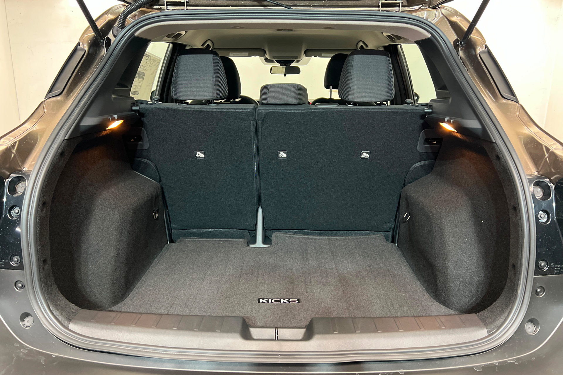 New 2026 Nissan Kicks S FWD image 21