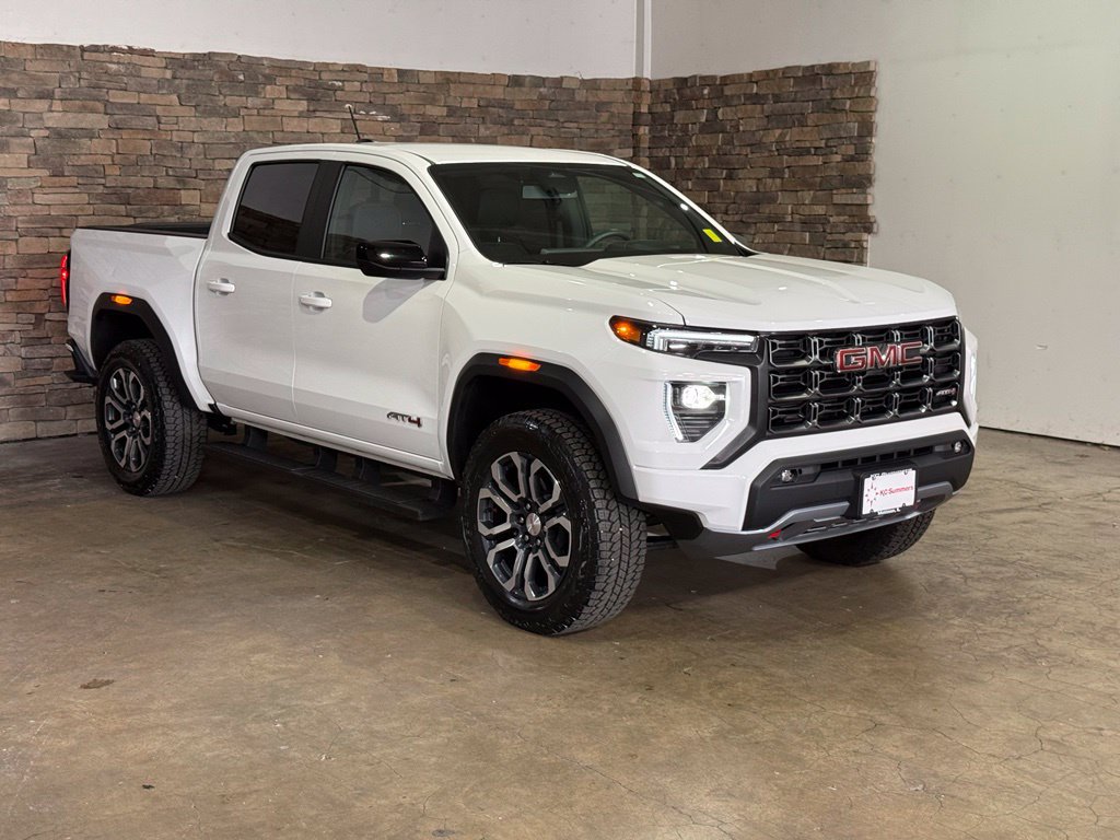 Used 2024 GMC Canyon AT4 w/ AT4 Premium Package AWD/4WD image 3