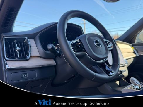Used 2026 Volvo XC90 B6 Plus w/ Protection Package Premier AWD/4WD image 12