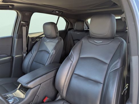 Used 2023 Cadillac XT4 Luxury w/ Cold Weather Package image 10