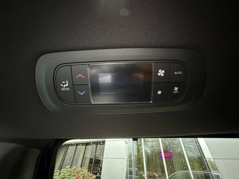 New 2026 Chrysler Pacifica Select image 14