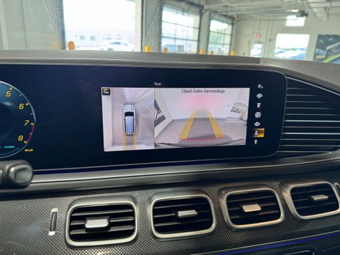 Used 2023 Mercedes-Benz GLS 63 AMG 4MATIC image 9